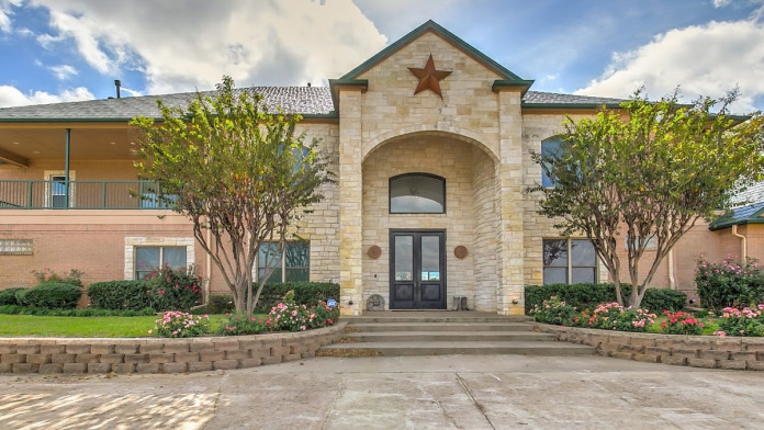 Riverwalk Ranch, Carrollton, Texas, 76063