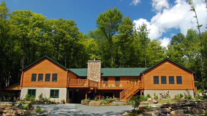 Little Creek Lodge, Lake Ariel, Pennsylvania, 18436