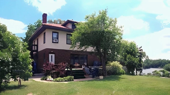 Transformation House - Ferry Road, Anoka, Minnesota, 55303