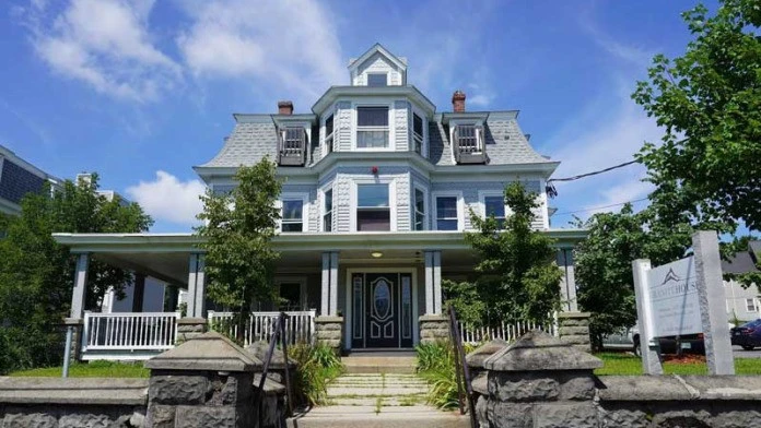 Granite House, Derry, New Hampshire, 03038