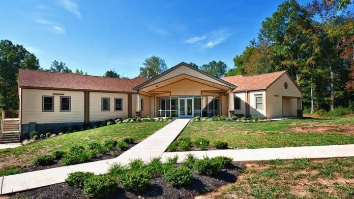 Mirror Lake Recovery Center, Burns, Tennessee, 37029