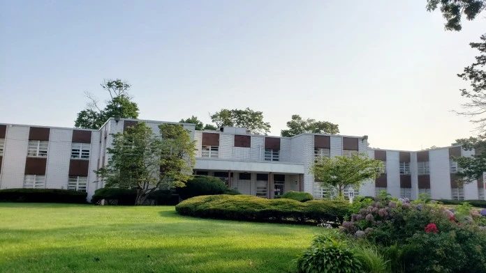 Brunswick Hospital Center, Amityville, New York, 11701
